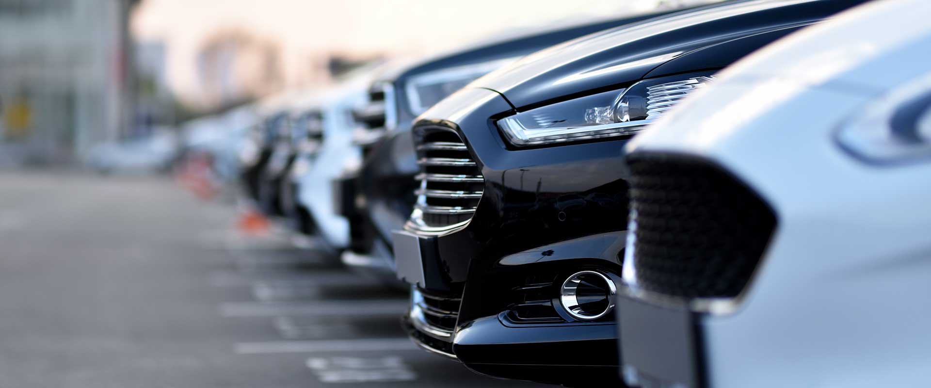 Dubai Offers Diverse Car Hire Options